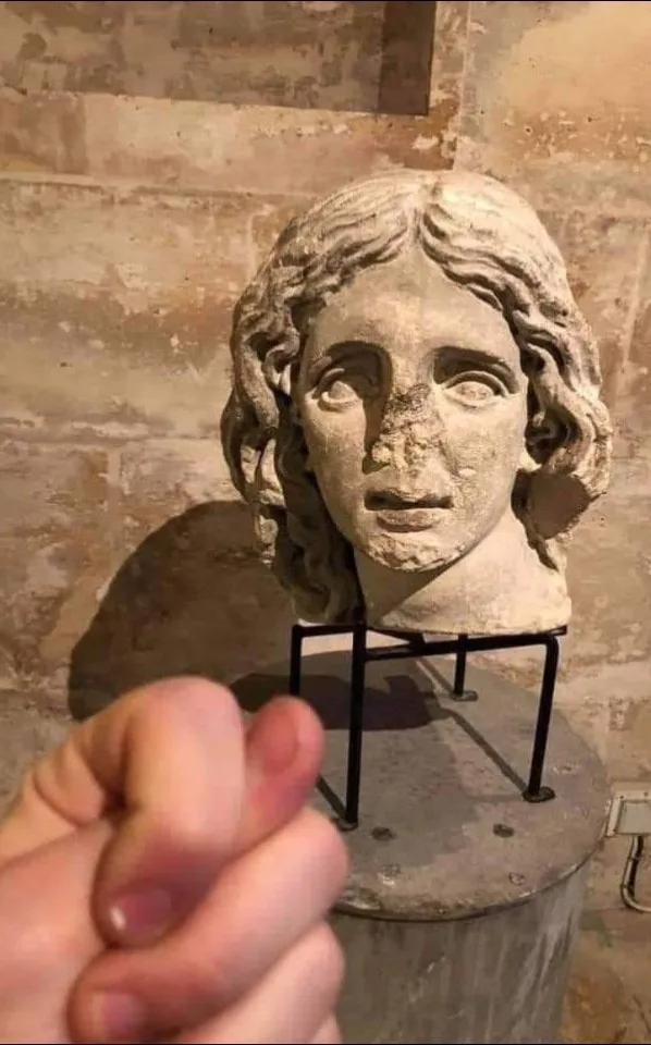 statue meme